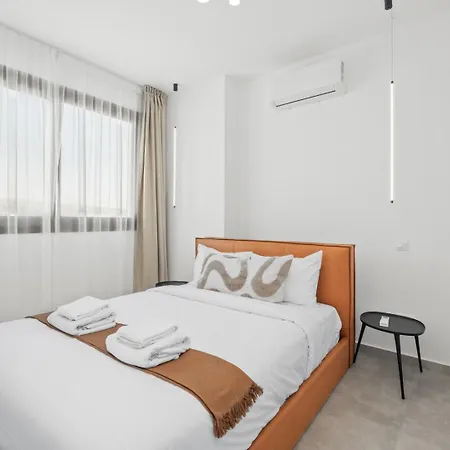 Universal Residences E Iii